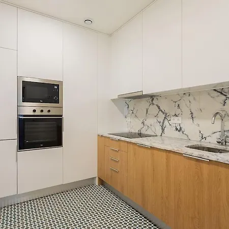 Appartement Large Bright For 6 With Lovely Terrace Sintra