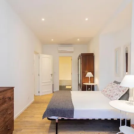 Large Bright For 6 With Lovely Terrace Sintra