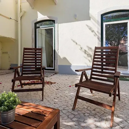 Large Bright For 6 With Lovely Terrace Sintra